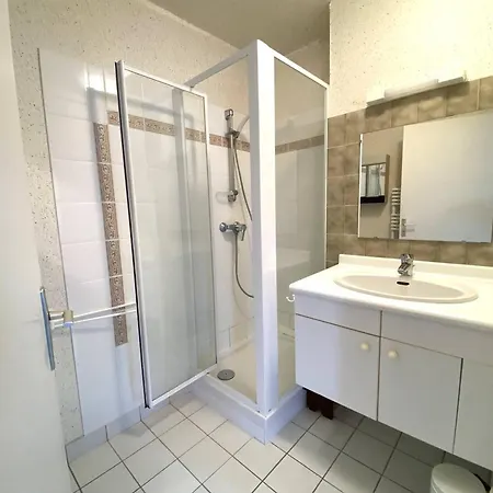 Apartment A 200m De La Avec 2 Et Garage A - Fr-1-368-422 *